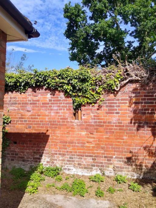 The Walled Garden Long Melford Buitenkant foto
